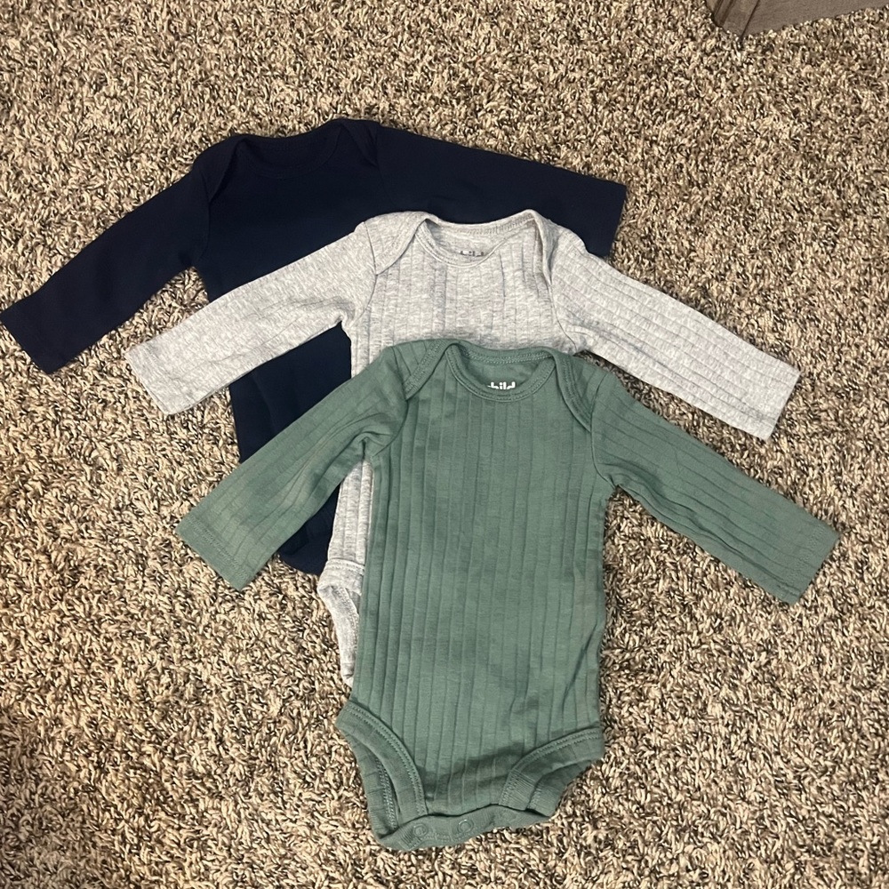 Set of three long sleeve bodysuits